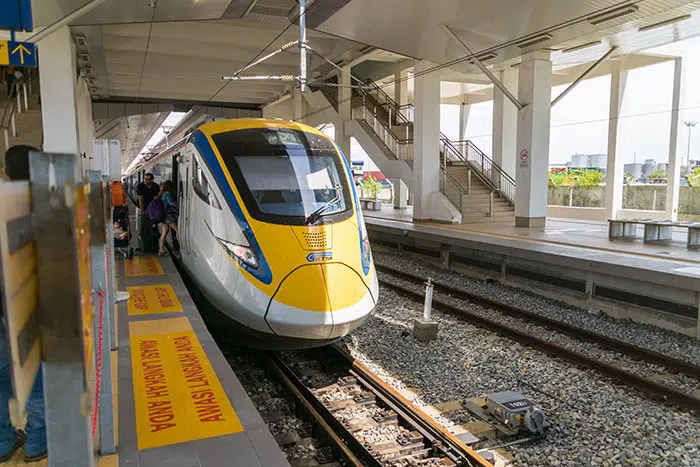 Tren de alta velocidad ETS operado por KTM en Penang.