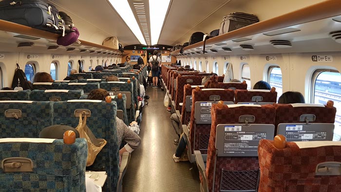 De Osaka a Nagoya en tren
