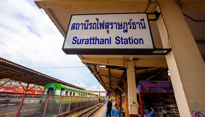 Reservas de la estación de tren de Surat Thani